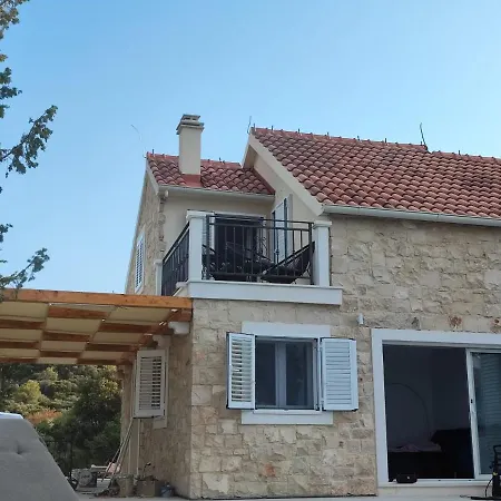 Bobecijan * Novo Selo (Brac)