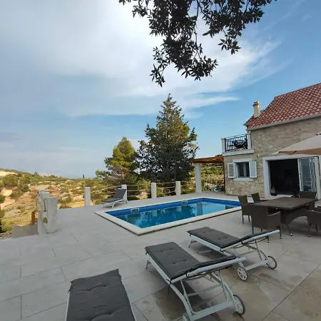 Bobecijan * Novo Selo (Brac)